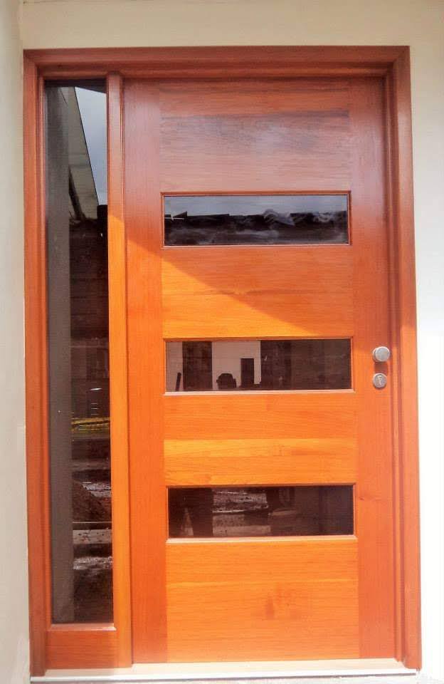 Puerta Principal Pivotante